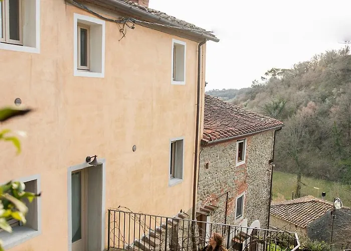 Daire Il Canto Del Maggio Penna